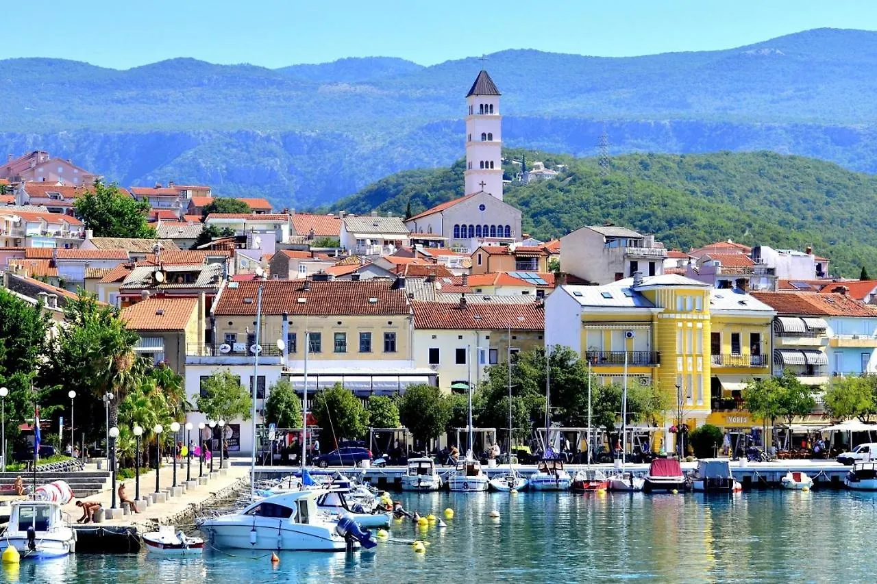 Apartments With A Parking Space Crikvenica - 11743